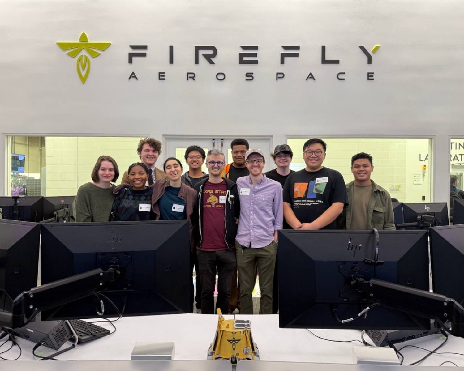 Sinh viên Texas State và các trường đối tác tham quan Firefly Aerospace tại Cedar Park, Texas