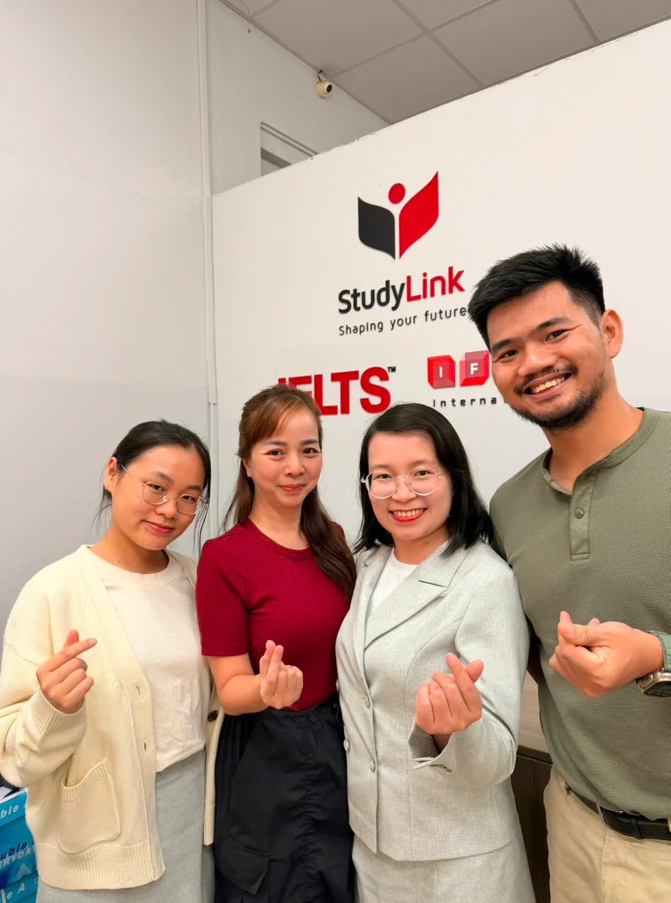 Đại diện Texas State cùng đội ngũ StudyLink tại văn phòng